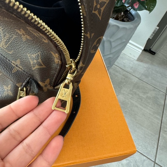 Louis Vuitton palm spring monogram pm - Picture 13 of 15